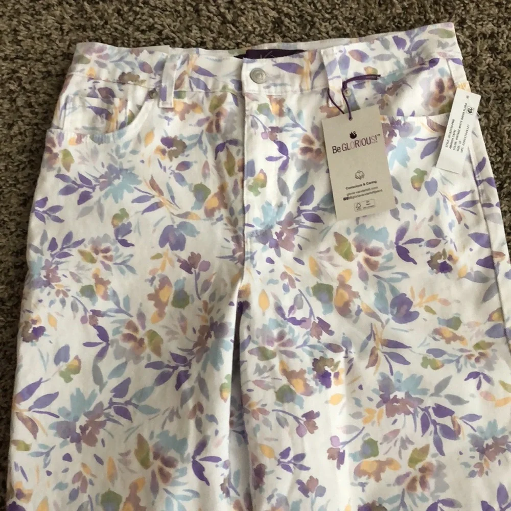 Gloria Vanderbilt Capris Jean AmandaVintage White Floral NWT - Picture 2 of 11